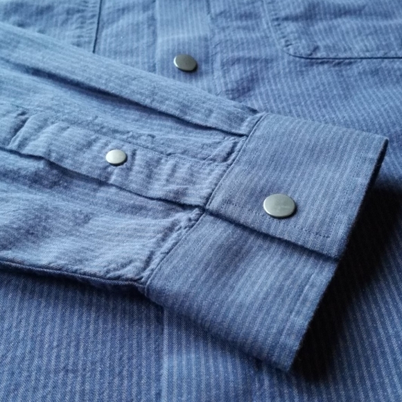 🎉HP🎉 Banana Republic Snap Button Down -XL - Picture 3 of 8